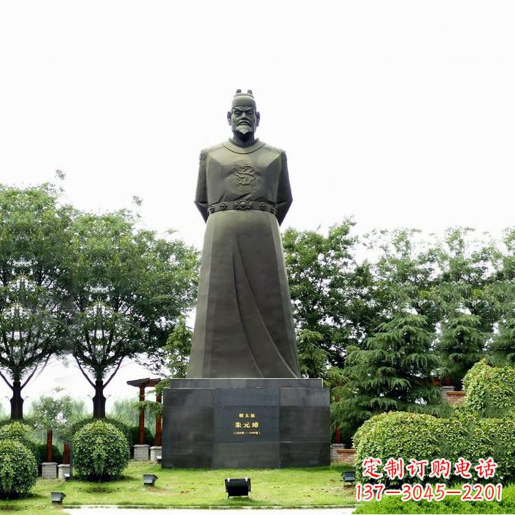 潍坊“洪武之治”明太祖石雕塑像