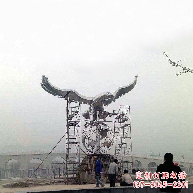 潍坊翱翔于天老鹰不锈钢雕塑