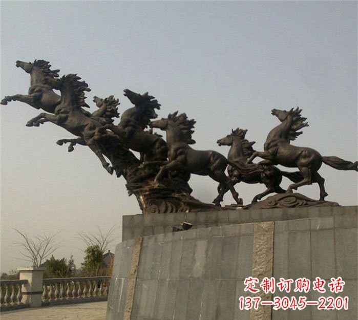 潍坊八匹奔马铜雕