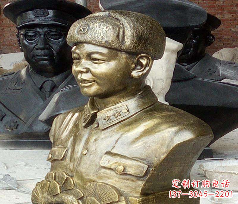 潍坊半身雷锋铜像