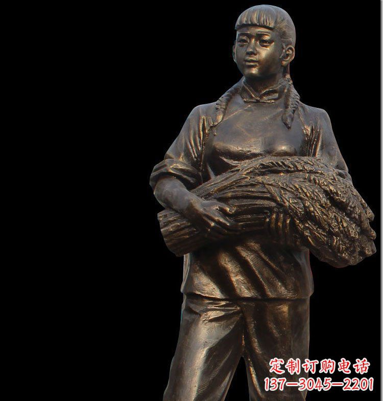 潍坊抱着稻谷的女人农场人物铜雕