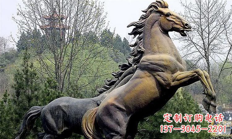 潍坊奔跑的马街边动物铜雕