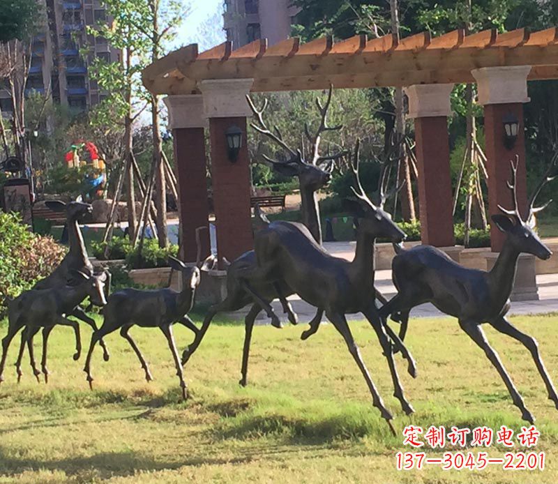 潍坊奔跑的梅花鹿公园动物铜雕