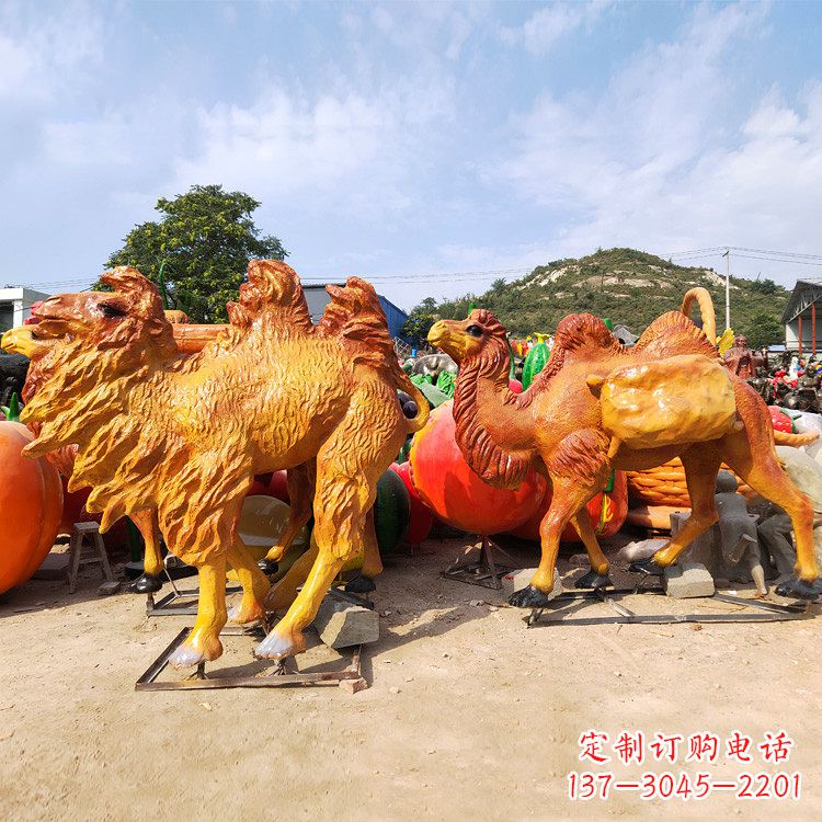 潍坊玻璃钢彩绘仿真骆驼雕塑艺术之美的完美呈现