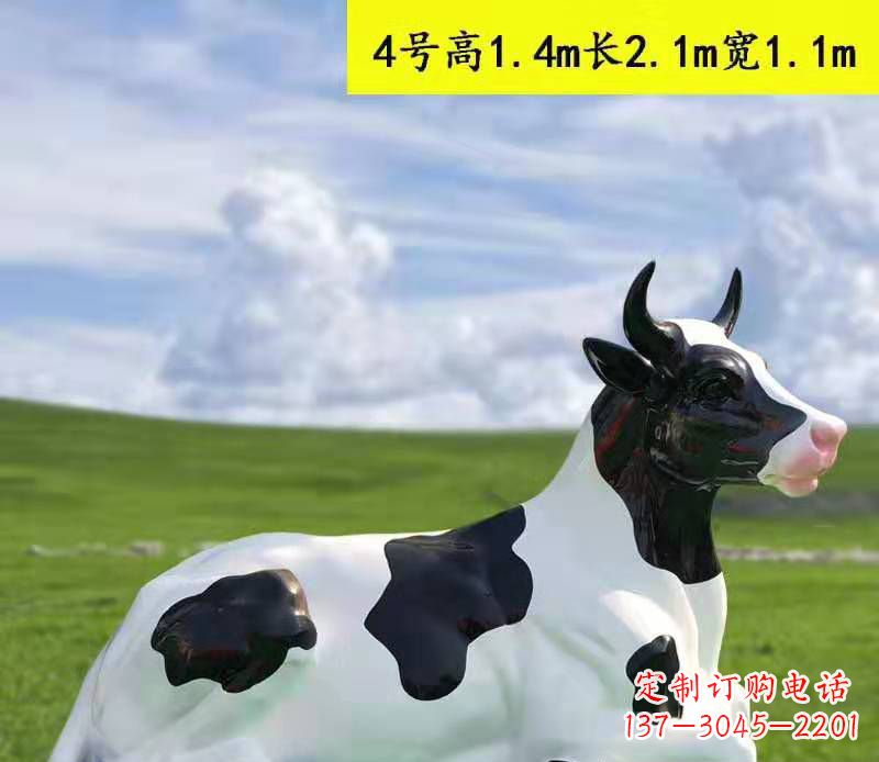 潍坊玻璃钢彩绘黑白奶牛雕塑