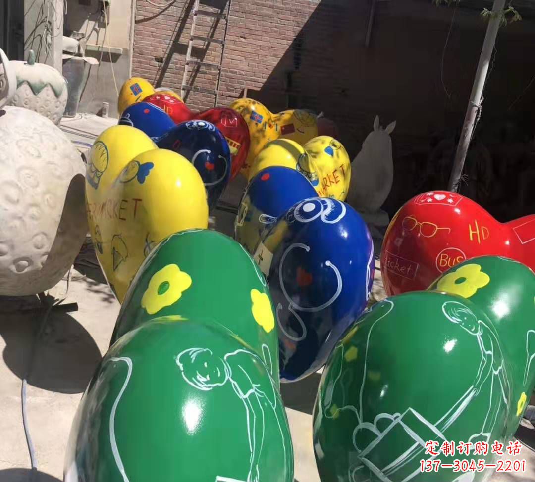 潍坊玻璃钢彩绘气球雕塑