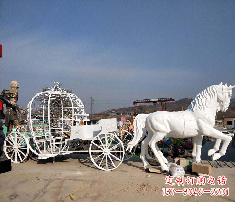 潍坊玻璃钢城市马车雕塑