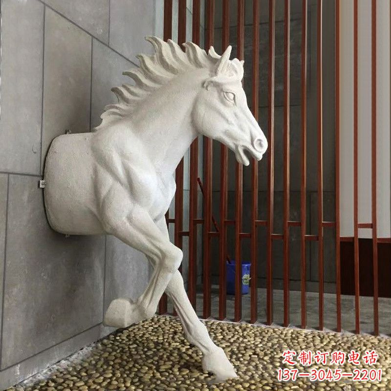 潍坊玻璃钢创意马雕塑-穿墙而过的动物雕塑摆件