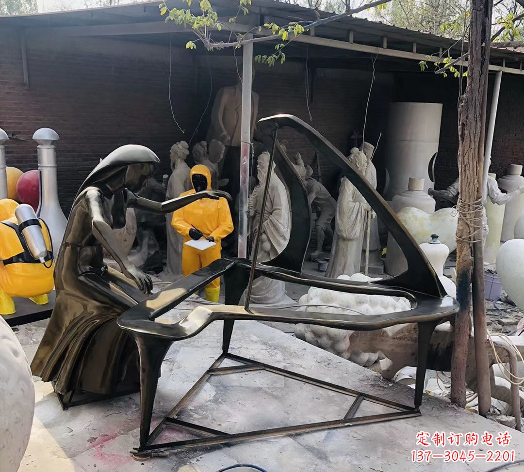 潍坊玻璃钢仿铜钢琴雕塑