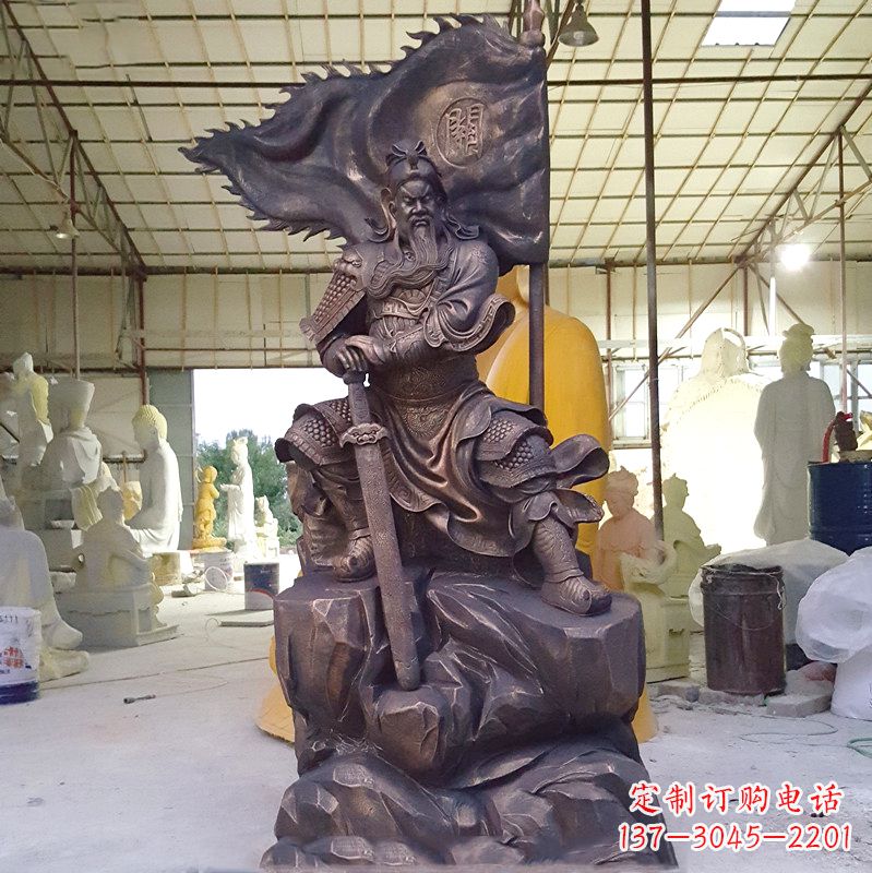 潍坊玻璃钢仿铜关公雕塑传承中国传统文化