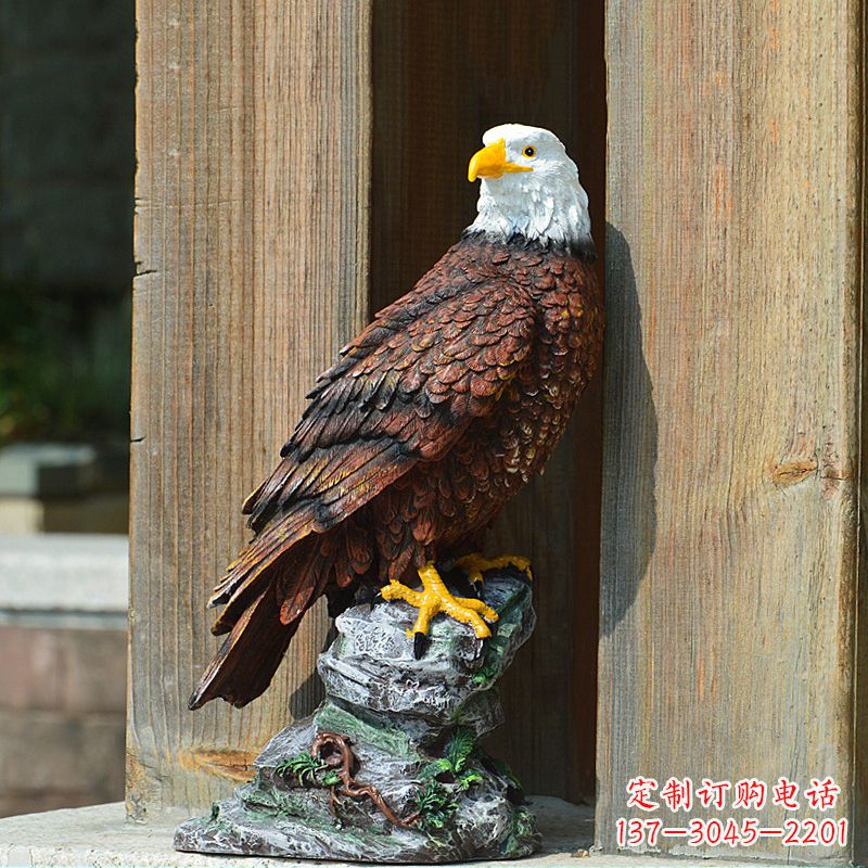 潍坊玻璃钢仿真动物老鹰雕塑