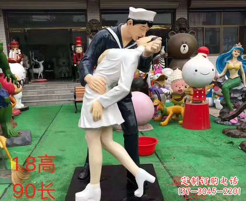 潍坊玻璃钢仿真亲吻情侣雕塑婚庆景观雕塑