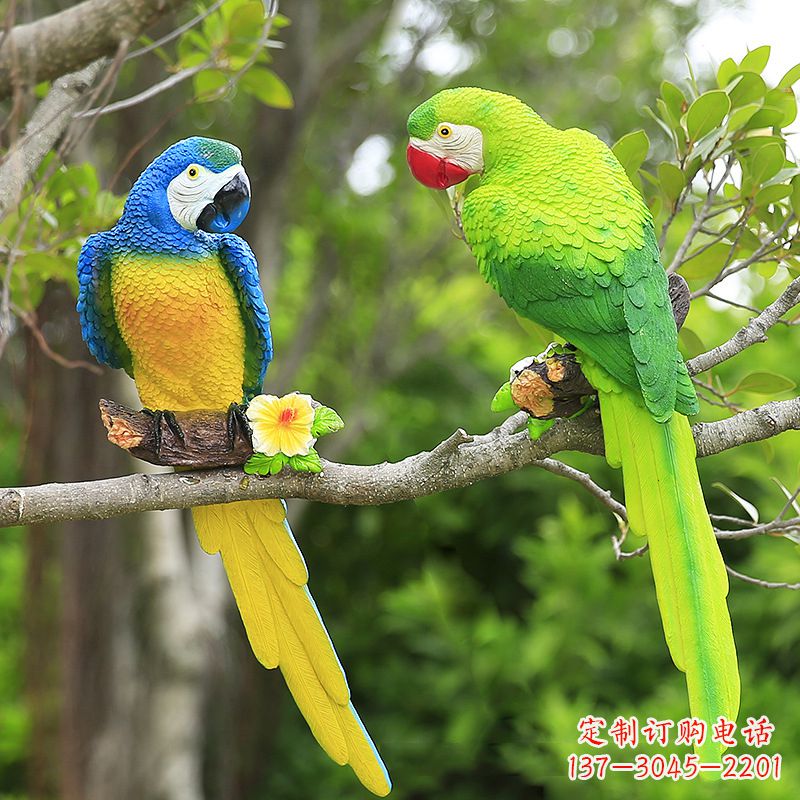 潍坊精美玻璃钢鹦鹉雕塑，点缀公园美景