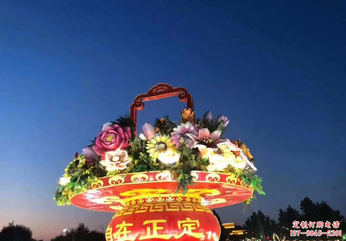 潍坊玻璃钢花篮景观雕塑让美景永恒