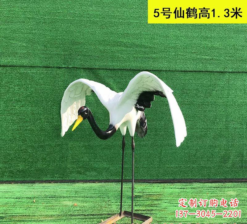 潍坊玻璃钢展翅仙鹤雕塑