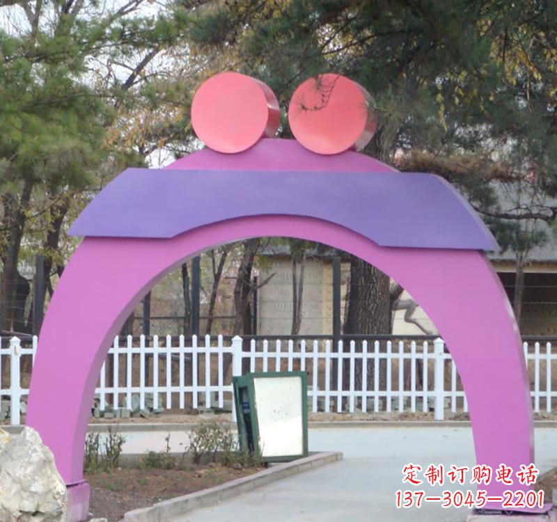潍坊不锈钢爱心拱门雕塑2