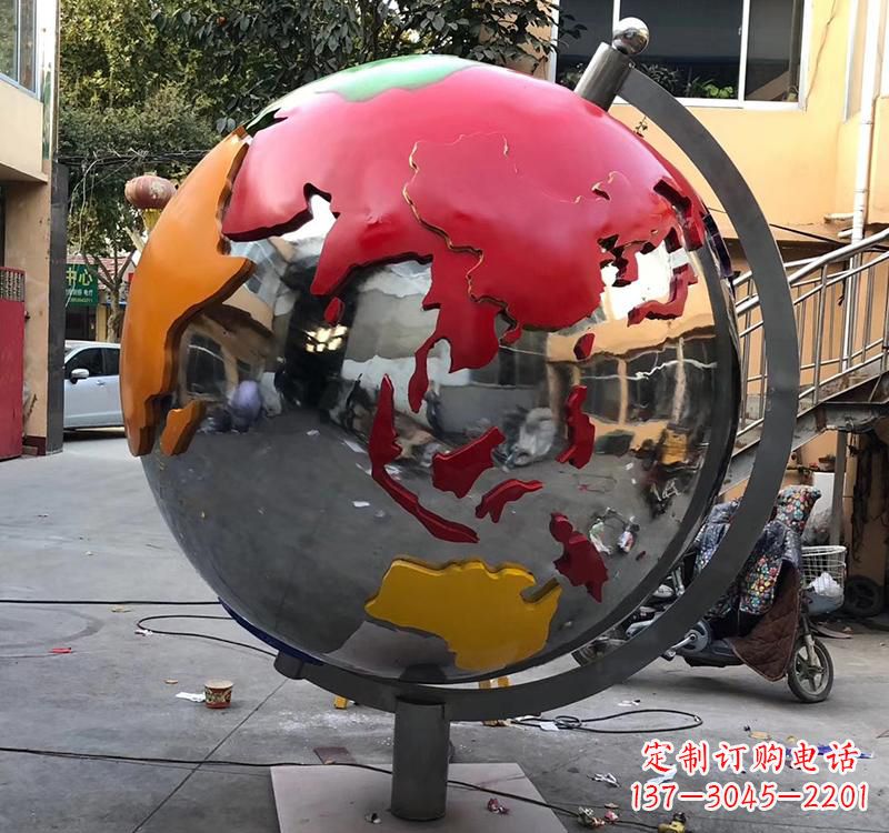 潍坊不锈钢彩绘地球仪雕塑