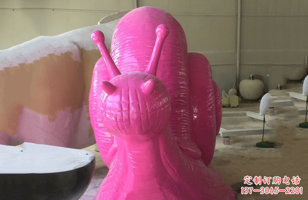 潍坊不锈钢彩绘蜗牛雕塑给公园景观增添点缀