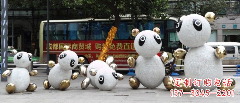 潍坊不锈钢城市抽象熊猫雕塑