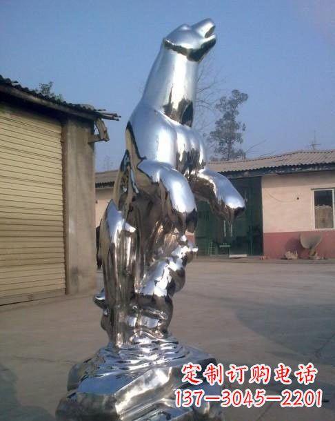 潍坊不锈钢抽象北极熊雕塑