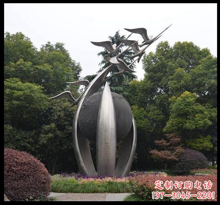 潍坊不锈钢抽象飞翔的天鹅雕塑