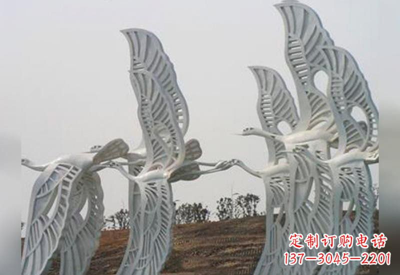 潍坊不锈钢抽象飞翔的仙鹤雕塑