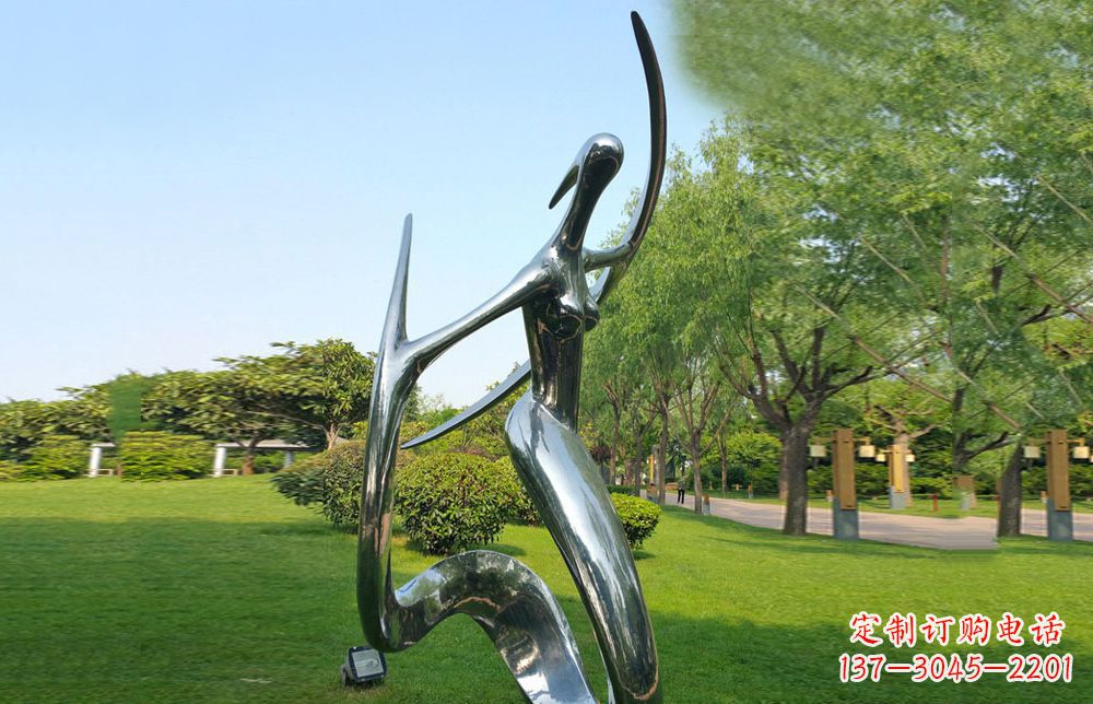 潍坊不锈钢抽象美女公园雕塑
