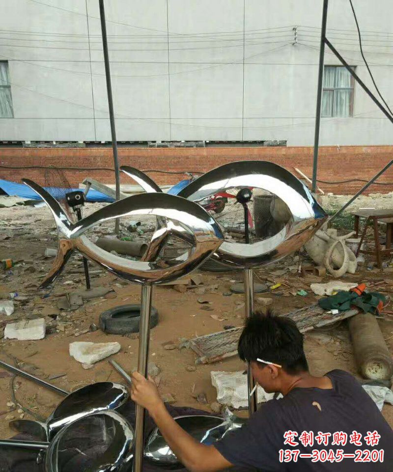 潍坊不锈钢抽象鱼动物雕塑 (2)