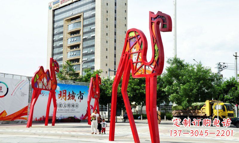 潍坊不锈钢大型骆驼雕塑