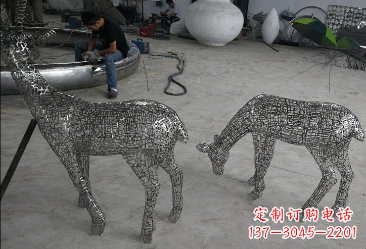 潍坊不锈钢动物镂空鹿雕塑