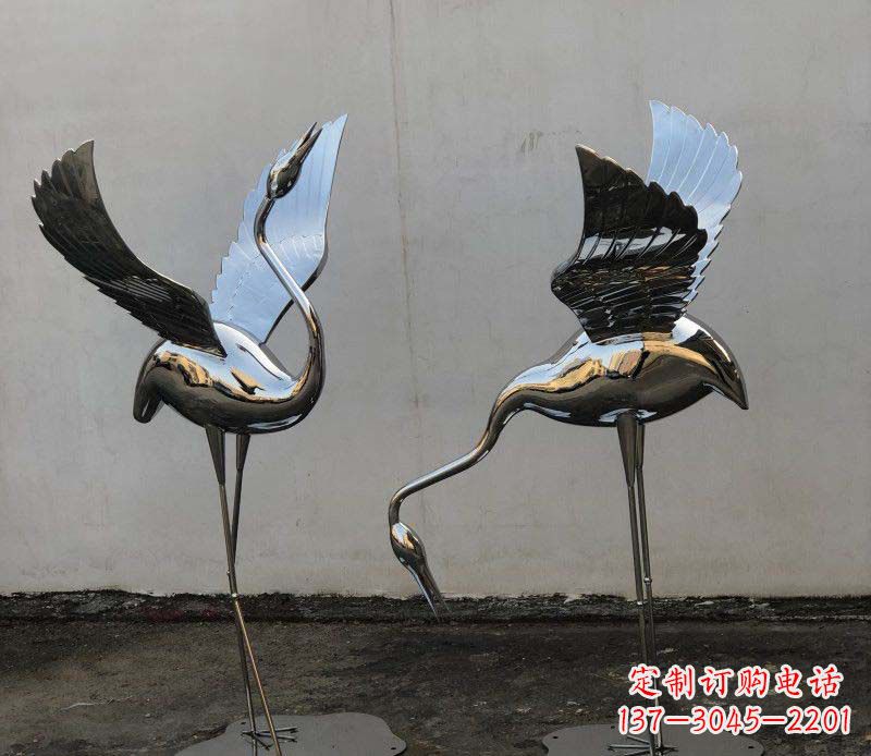 潍坊不锈钢锻造仙鹤展翅雕塑