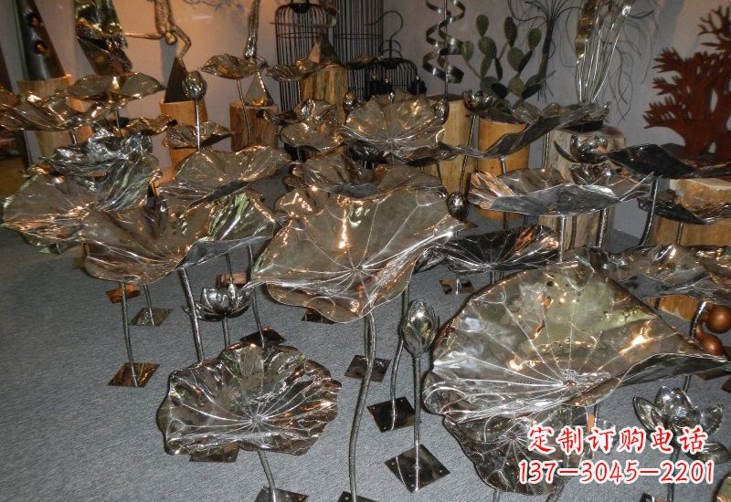 潍坊不锈钢公园锻造荷花荷叶雕塑