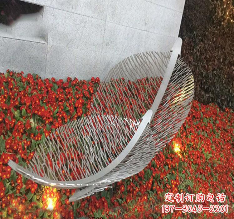 潍坊不锈钢公园镂空树叶雕塑——精致艺术品