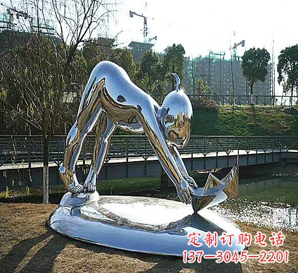 潍坊不锈钢公园里的儿童雕塑
