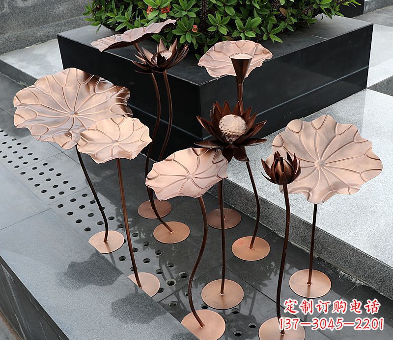 潍坊不锈钢古铜色荷花雕塑传承传统文化的精美艺术品