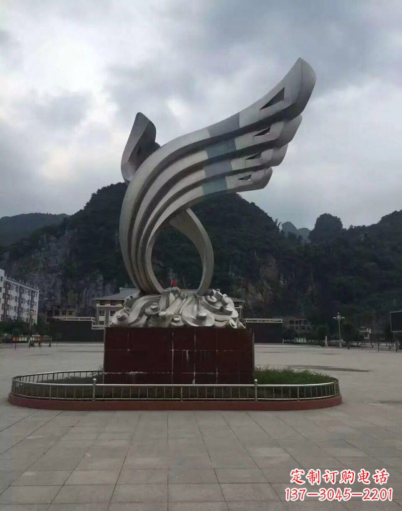 潍坊翅膀雕塑——环绕不锈钢广场的精美艺术品