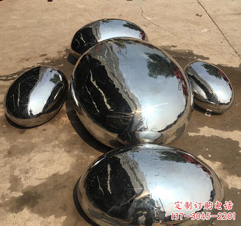 潍坊不锈钢水滴雕塑精致而又充满力量