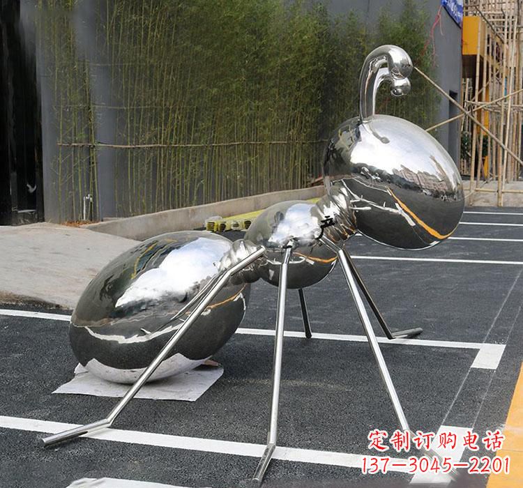 潍坊不锈钢蚂蚁雕塑——象征力量与智慧