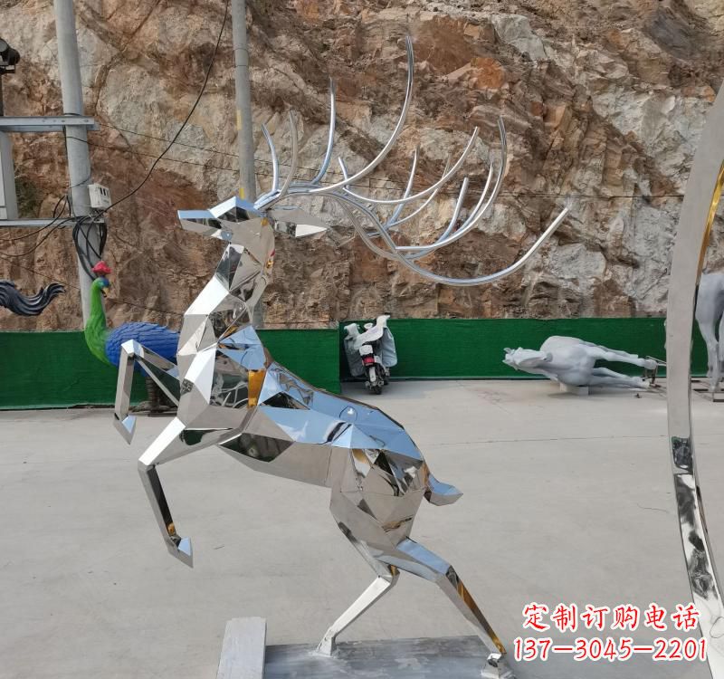 潍坊梅花鹿雕塑美丽而神秘的存在
