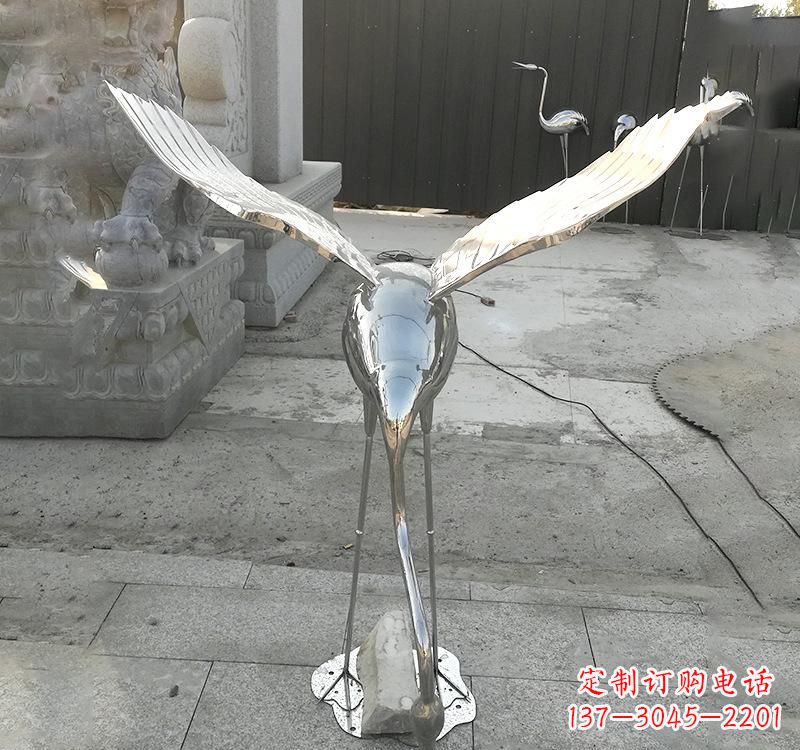 潍坊不锈钢仙鹤雕塑美丽与坚固并存