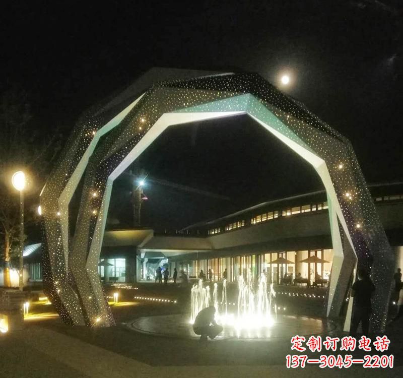 潍坊不锈钢户外拱门雕塑精美线条点缀美景