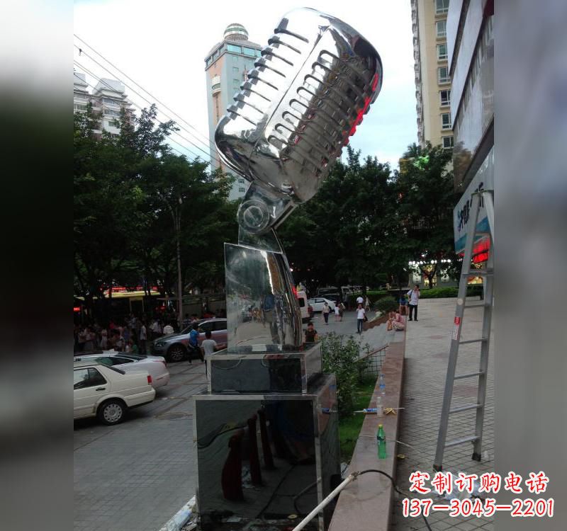 潍坊不锈钢话筒雕塑高贵而又精致