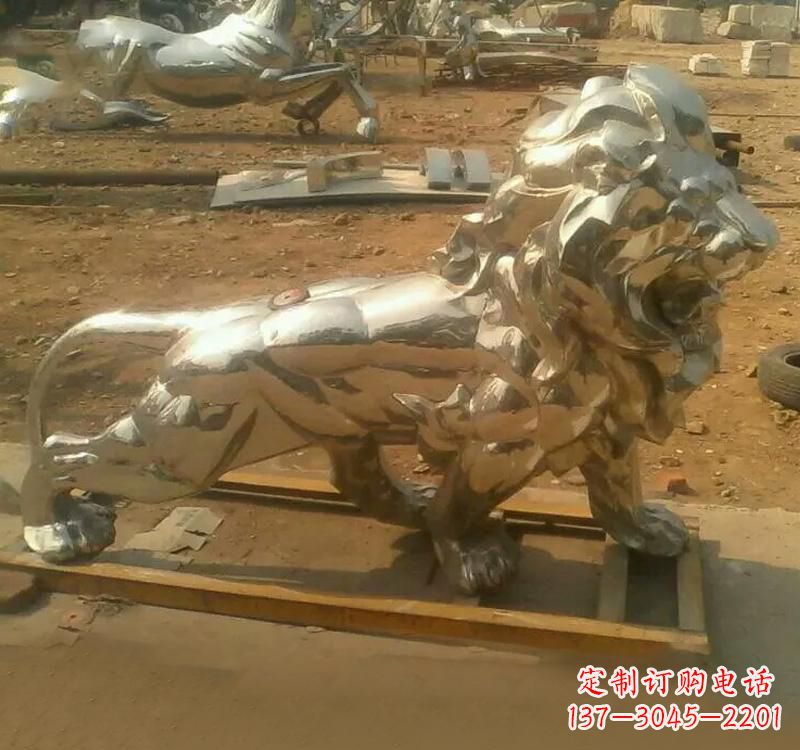 潍坊不锈钢狮子雕塑给空间增添生机