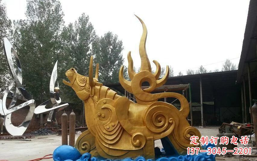 潍坊不锈钢金牛卧波雕塑——传承文化的艺术瑰宝