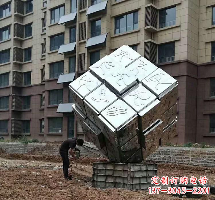 潍坊不锈钢景观魔方雕塑——现代科技的精妙结合