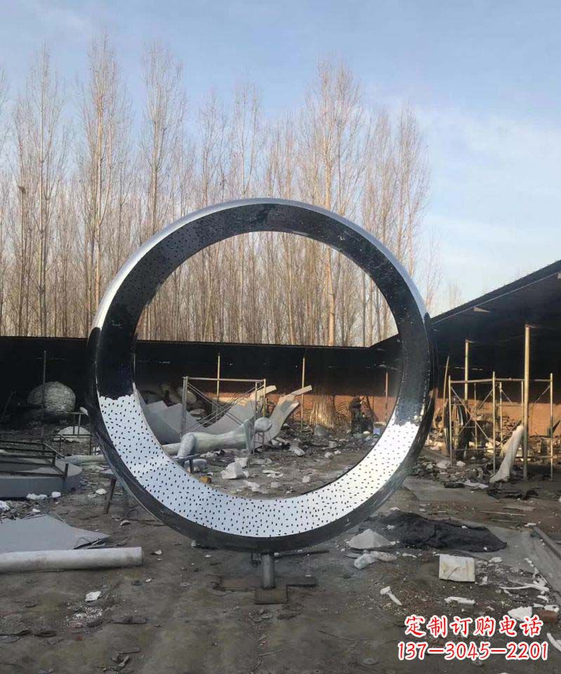 潍坊不锈钢圆环雕塑抽象美的体现
