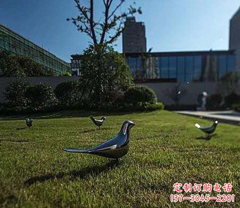 潍坊不锈钢镜面鸽子雕塑象征和平与美丽