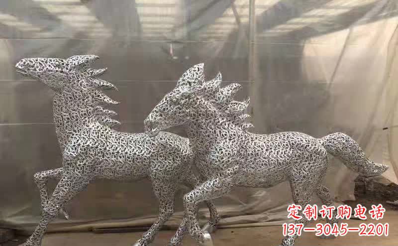 潍坊不锈钢马雕塑精美而又富有动感