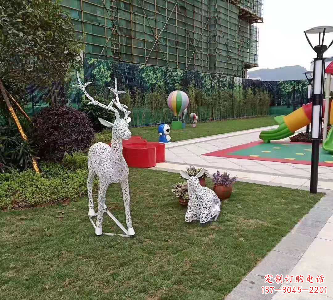 潍坊不锈钢梅花鹿雕塑点亮公园景观