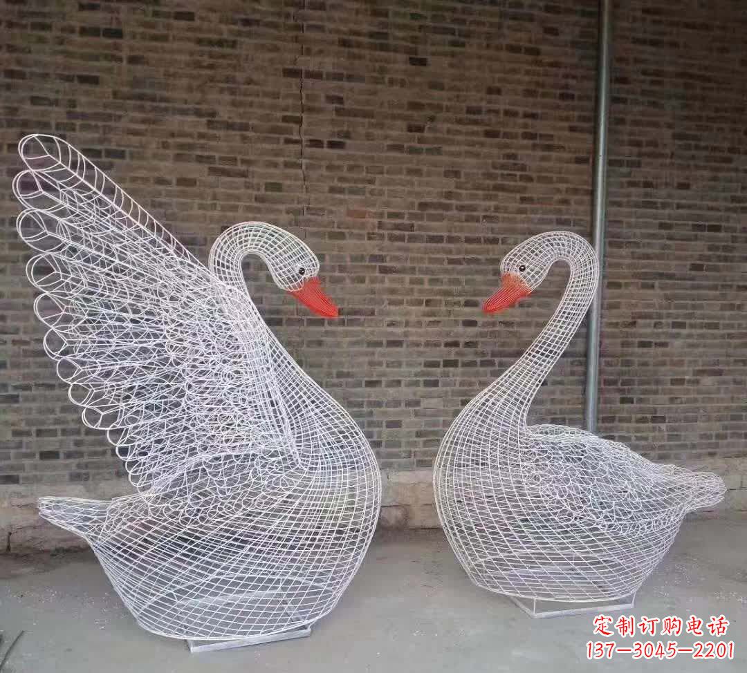 潍坊不锈钢镂空天鹅雕塑——美丽动人